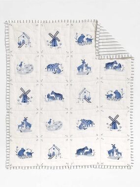 NWOT Crate & Kids Painted Pasture Organic Cotton Voile Baby Crib Quilt Blue Whit